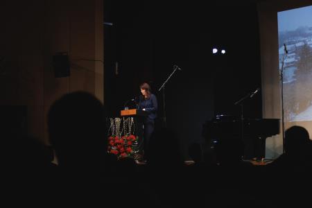 Osrednja govornica dr. Urška Perenič